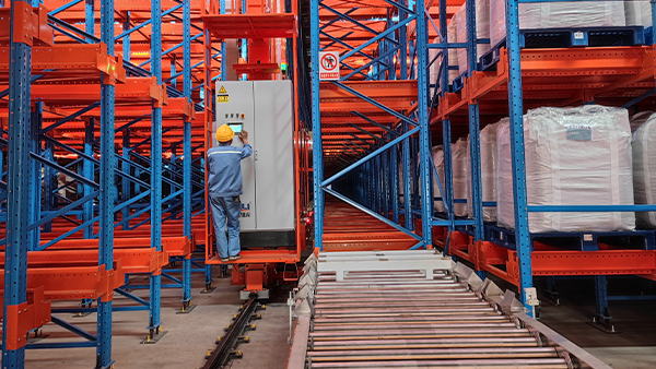 Stacker crane