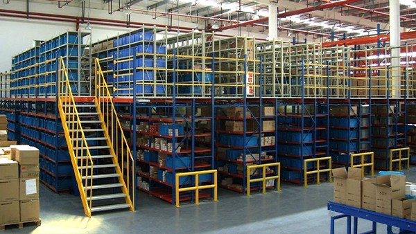 Mezzanine-style shelving