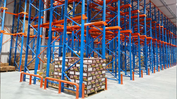 Entrance-type shelving (cold storage)