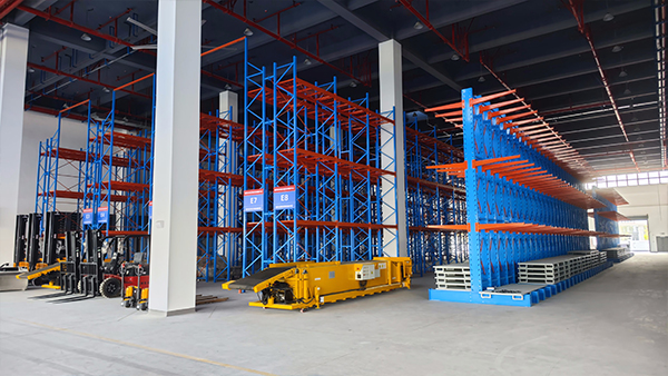 Cantilevered shelving
