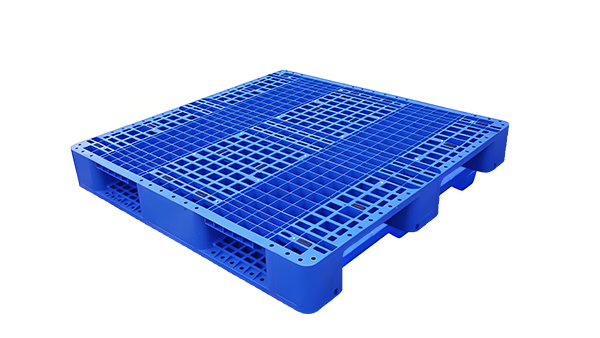 Steel pallets