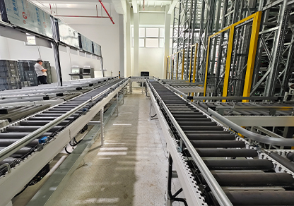 Horizontal transportation system for conveyor line