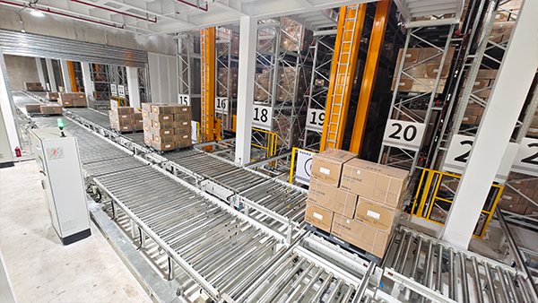 Roller conveyor line